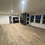 Rent 3 bedroom apartment of 210 m² in Woodland Hills