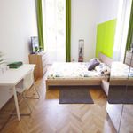 Rent a room of 141 m² in Milano