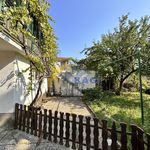 Najam 10 spavaće sobe kuća od 300 m² u Pešćenica - Žitnjak