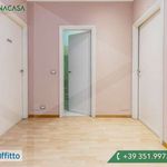 Affitto 4 camera appartamento di 150 m² in Milano