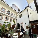 Rent 1 bedroom apartment of 40 m² in Praha