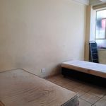 Rent 1 bedroom apartment of 499 m² in Johannesburg