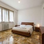 Affitto 2 camera appartamento di 90 m² in Firenze