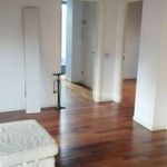 Affitto 5 camera appartamento di 136 m² in Milano