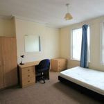 Rent 3 bedroom flat in Coombe Road