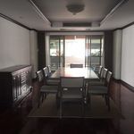 Rent 4 bedroom apartment of 280 m² in Bangkok