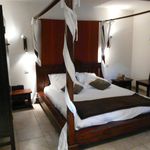 Rent 7 bedroom house of 200 m² in Antibes