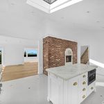 Rent 4 bedroom apartment of 207 m² in Laguna Beach