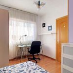Rent a room of 160 m² in Alcalá de Henares