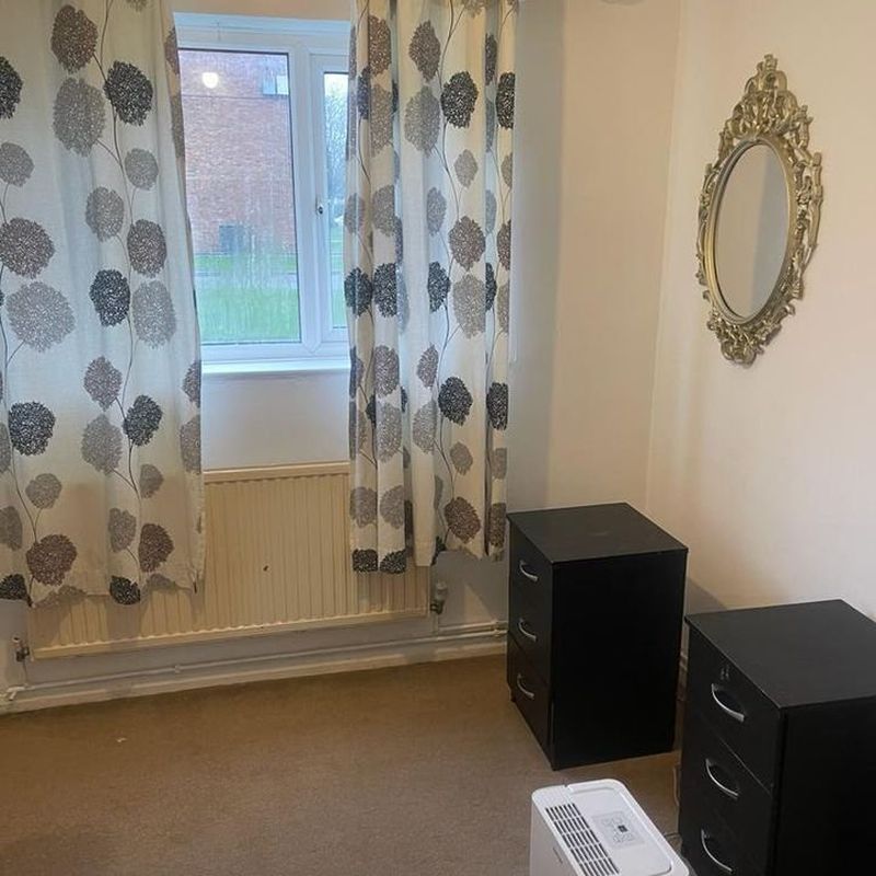 1 BED APARTMENT FLAT AVAILABLE FOR RENT Farley Hill