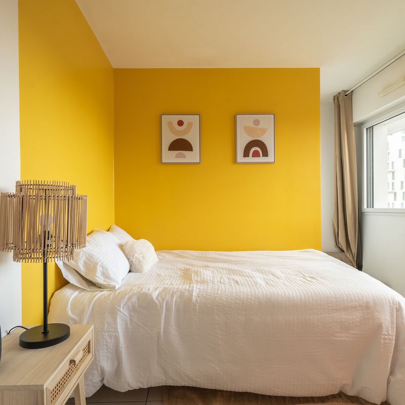 Move into this 14 m² coliving room on the Île de Nantes reze