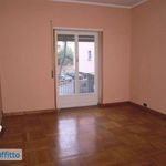 Affitto 4 camera appartamento di 87 m² in Genova