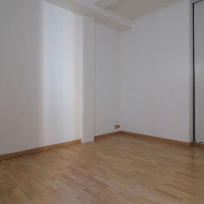 Location appartement 2 pièces 33 m² Voiron (38500)