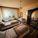 Rent 15 bedroom house of 400 m² in Sesvete
