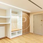 Rent 4 bedroom apartment of 242 m² in València