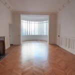 Rent 5 bedroom apartment of 237 m² in Paris