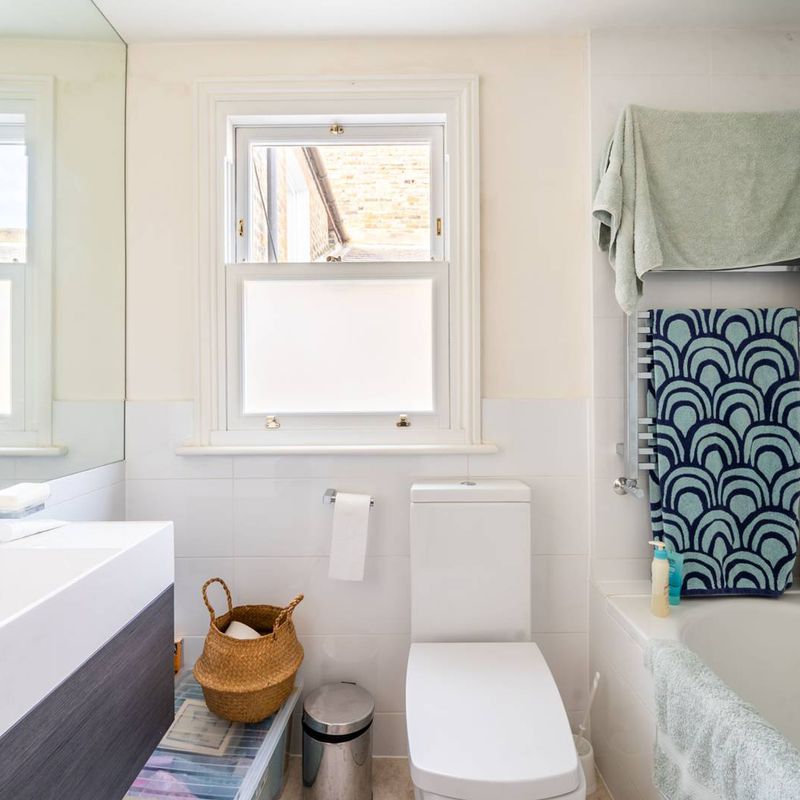3 Bedroom Flat to Rent in Thornbury road | Foxtons Clapham Park