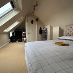 Rent 5 bedroom house in Farnborough
