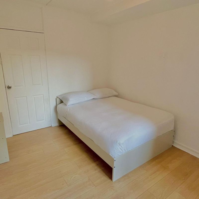 Room in a 3 Bedroom Apartment, Clifton Rd, London, N1