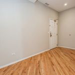 Rent 2 bedroom apartment of 1220 m² in Chicago