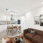 Rent 3 bedroom apartment of 84 m² in London
