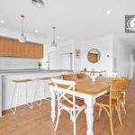 Rent 4 bedroom house of 509 m² in Victoria