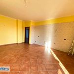 Rent 3 bedroom apartment of 90 m² in Napoli