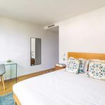 Rent 3 bedroom apartment of 185 m² in Lisboa