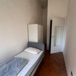 Rent 6 bedroom apartment in Milano