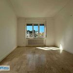 Rent 4 bedroom apartment of 120 m² in Napoli