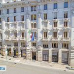 Rent 6 bedroom apartment of 218 m² in Roma
