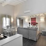 Affitto 2 camera appartamento di 64 m² in Firenze
