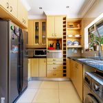 Rent 4 bedroom house of 2502 m² in Johannesburg