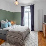 Rent a room of 163 m² in München