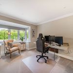 Rent 4 bedroom house of 146 m² in Woking