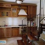 Affitto 4 camera casa di 140 m² in Sassoferrato