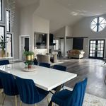 Rent 3 bedroom apartment of 483 m² in Malvern