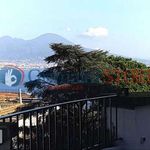 Affitto 6 camera appartamento di 200 m² in Napoli