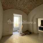 Rent 1 bedroom apartment of 35 m² in Napoli