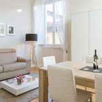 Rent 1 bedroom apartment of 69 m² in Florence