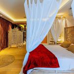 Rent 6 bedroom house of 300 m² in Antalya