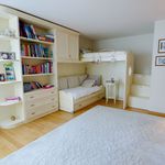 Miete 5 Schlafzimmer haus von 185 m² in Villeneuve