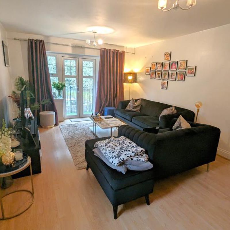2 bedroom Flat for rent in Woking Hockering Estate