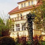 Rent 8 bedroom house of 184 m² in Praha
