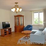 Pronajměte si 4 ložnic/e byt o rozloze 184 m² v Praha