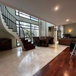 Rent 3 bedroom house of 340 m² in Puerto Banús
