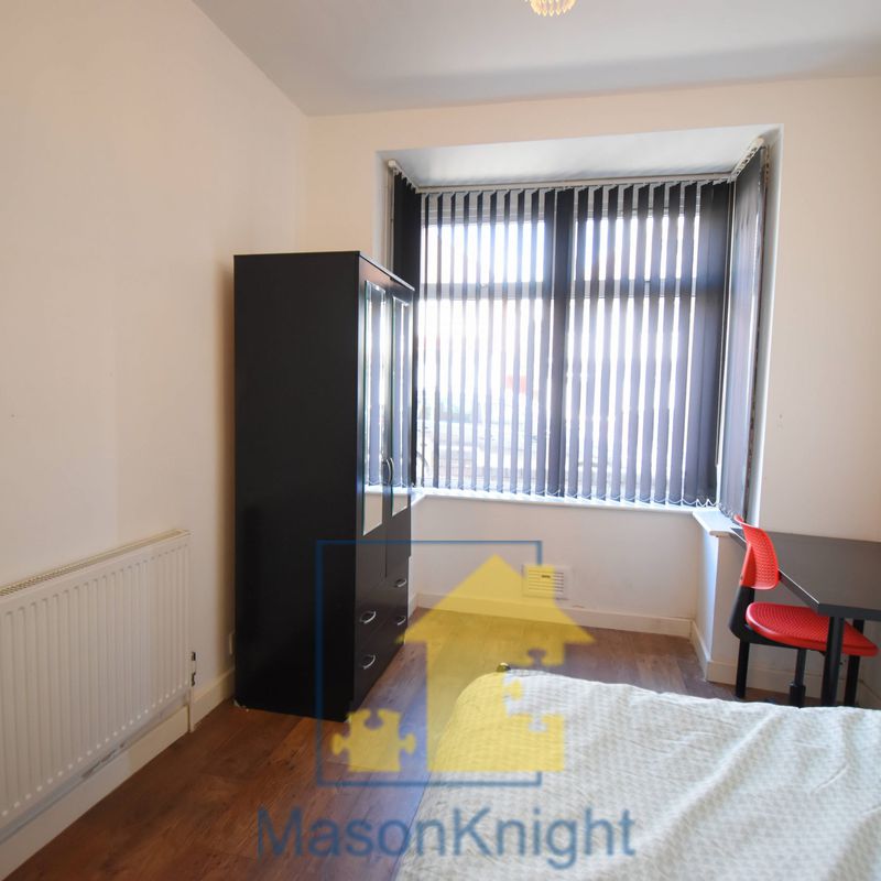 2024/2025 ACADEMIC YEAR Lovely 4 Double Bedroom Student House, Milner Road, available for students or a group of working professionals, Selly Oak, Free Ultrafast 350M Broadband