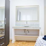 Rent a room of 98 m² in Madrid