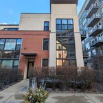Rent 2 bedroom apartment of 950 m² in Chicago