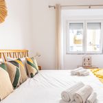 Rent 3 bedroom apartment of 50 m² in Lisboa
